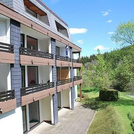 Golfhof 7 Готель *