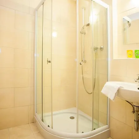 ホテル Golfhof 7 *